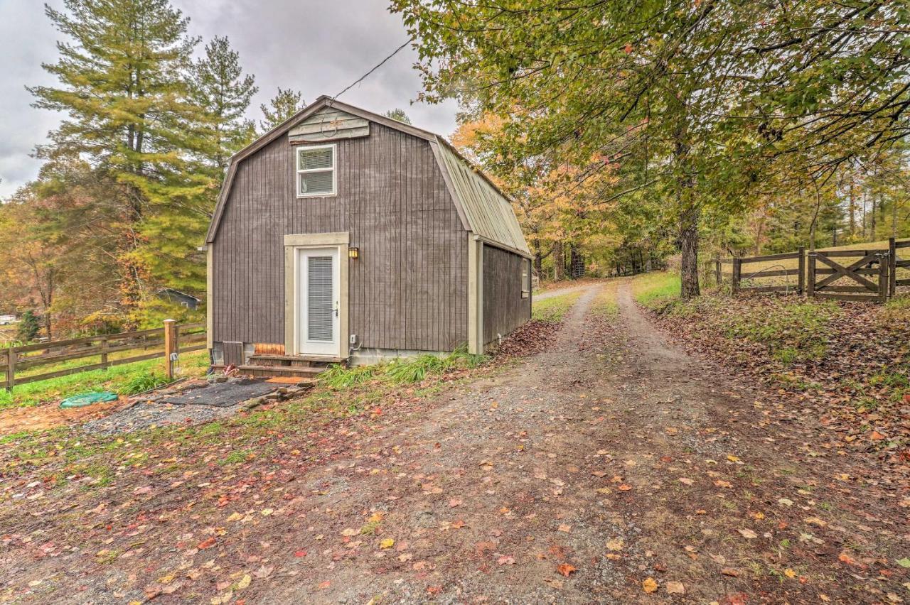 Rustic Hendersonville Farm Studio With Private Deck Exterior photo