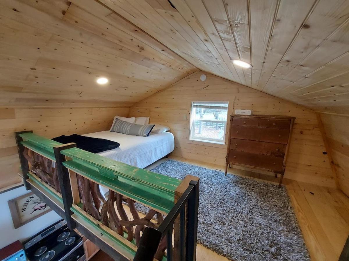 Rustic Hendersonville Farm Studio With Private Deck Exterior photo