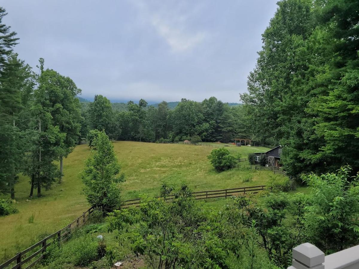 Rustic Hendersonville Farm Studio With Private Deck Exterior photo